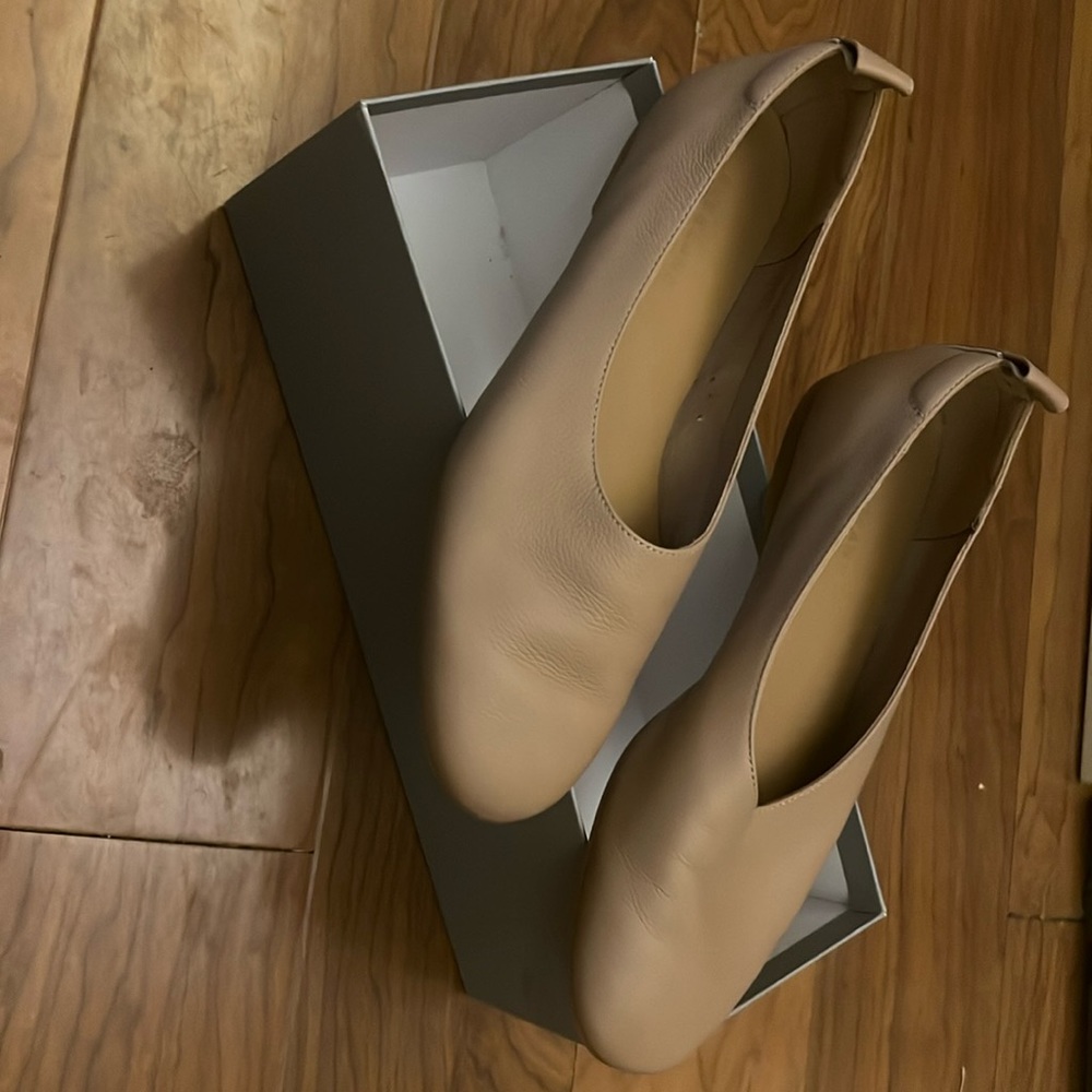 Day Glove flats. From Everlane. Worn once, just didn’t wear.